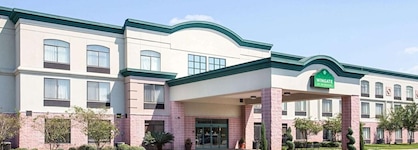 Holiday Inn Express & Suites Mobile – I-65