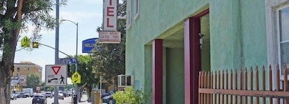 Hollywood Roxy Hotel