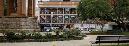 Bathurst Royal Apartments