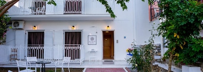 Eos Skiathos
