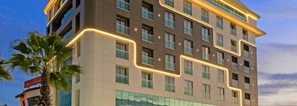 B Business Hotel & Spa