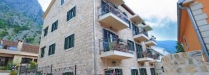 Windrose Apartments