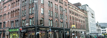 Base Serviced Apartments - Sir Thomas Street