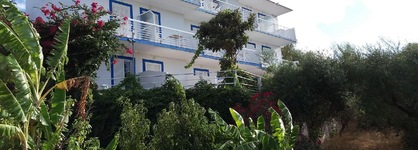 Yanna Studios & Apartments