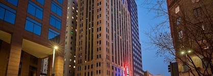 Renaissance Saint Elm Dallas Downtown Hotel