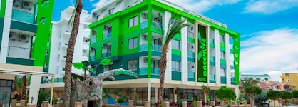 Green Life Hotel