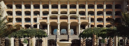 Astor Garden Hotel