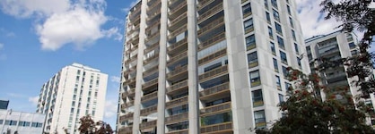 Seaside Downtown Apartment