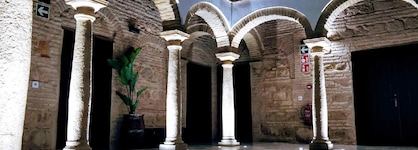 Patios Del Orfebre
