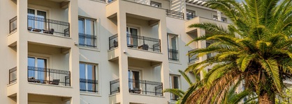 Lazure Hotel And Marina