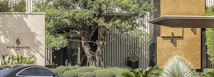 Four Seasons Hotel Bangkok At Chao Phraya River