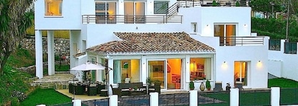 Brand New Villa Close To Beach
