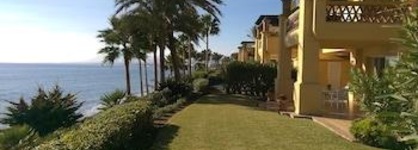 Grand Front Line Location Apartment- Heated Pool