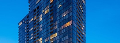 Level Chicago – Old Town