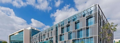 Radisson Red Dubai Silicon Oasis