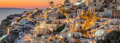 Pezoules Of Oia