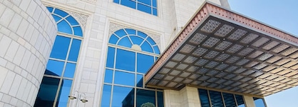 Seven Seas Hotel