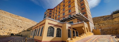 Petra Canyon Hotel
