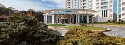 Badamdar Hotel And Residences