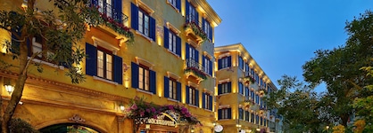 Venice Hotel Phu Quoc - Free Hon Thom Island Waterpark Cable Car & Sunset Town Tour