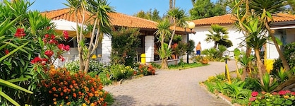 Patti Beach Resort