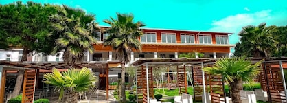 Dolanit Hotels Lalez