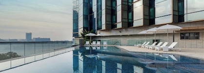 Sheraton Hong Kong Tung Chung Hotel