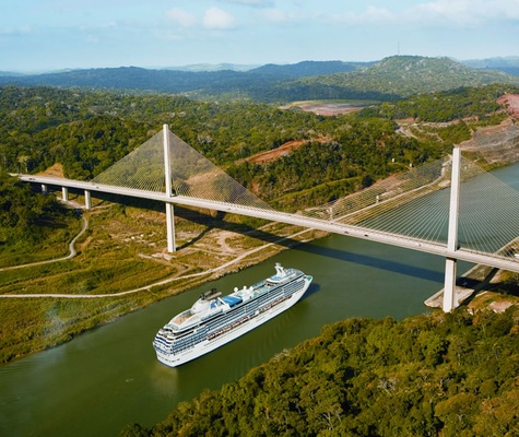 Cruzando el Canal de Panamá