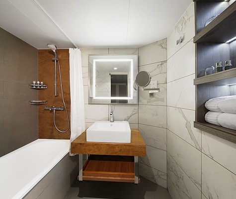 Imágen Azamara Quest Desire 1