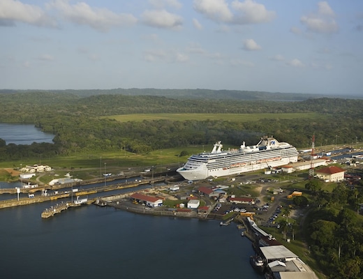 Cruzando el Canal de Panamá