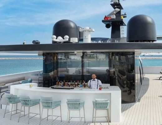 Pool Bar
