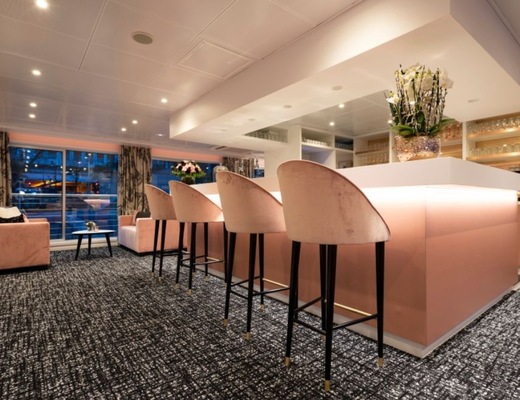 Lounge Bar