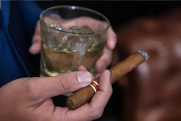 Humidor Cigar Lounge