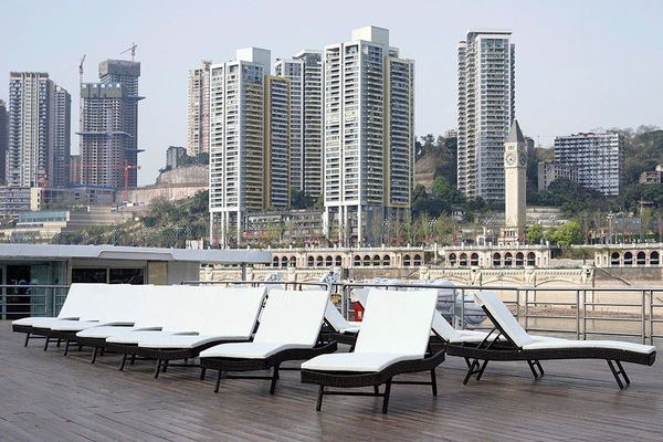MS VICTORIA ISABELLA_DECK SUN