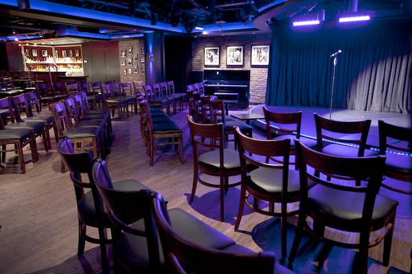 Headliners Comedy Club