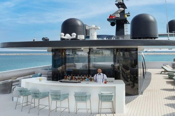 Pool Bar