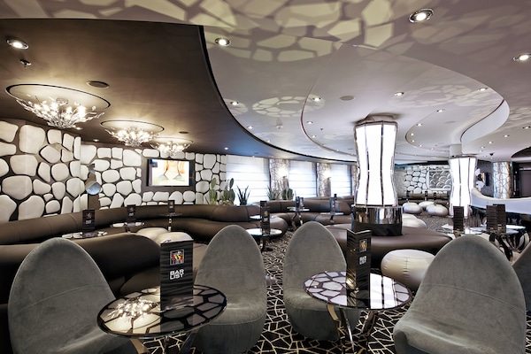 The Black & White Lounge