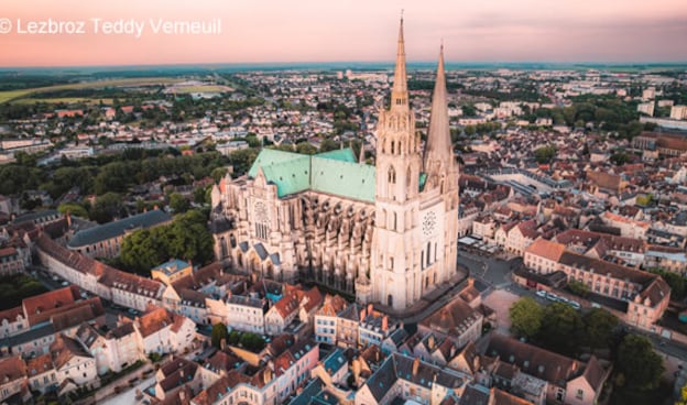 Chartres: La fascinante y discreta