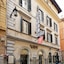 Hotel White