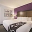 La Quinta Inn & Suites By Wyndham Hartford - Bradley Airport