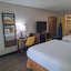 Days Inn & Suites By Wyndham Rocky Mount Golden East