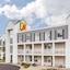 Super 8 By Wyndham Madison East