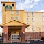 La Quinta Inn & Suites By Wyndham Portland Airport