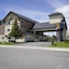 Gray Wolf Inn & Suites