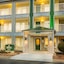 Hometowne Studios By Red Roof Denver - Glendale  Cherry Creek