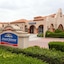 Howard Johnson By Wyndham Pico Rivera Hotel & Suites