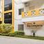 Hotel Raj Comforts - Golf View