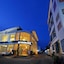 Riverside Hotel