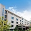 Golden Bridge Garden Hotel