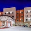 Del-Mar Airport Inn & Suites